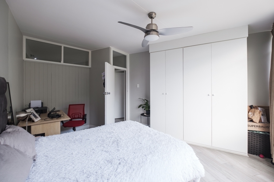 3 Bedroom Property for Sale in Vredehoek Western Cape